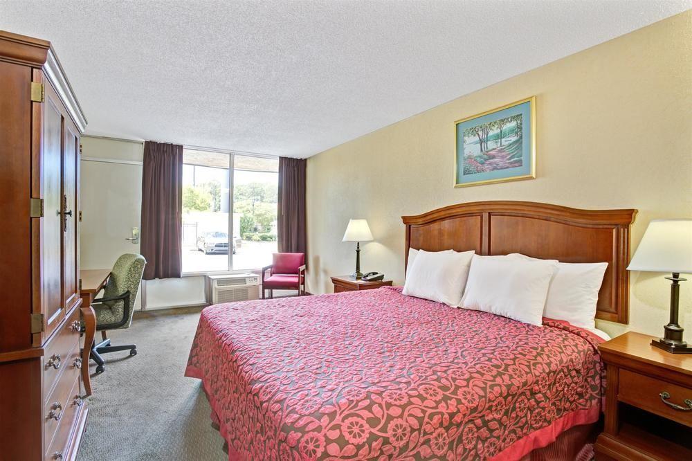 Days Inn By Wyndham Hampton Near Coliseum Convention Center Екстериор снимка