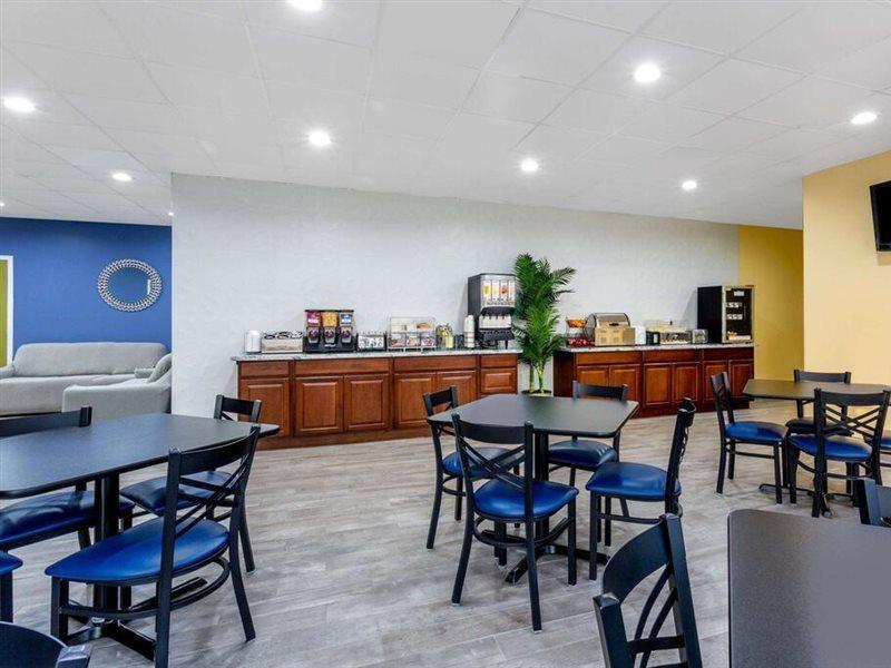 Days Inn By Wyndham Hampton Near Coliseum Convention Center Екстериор снимка