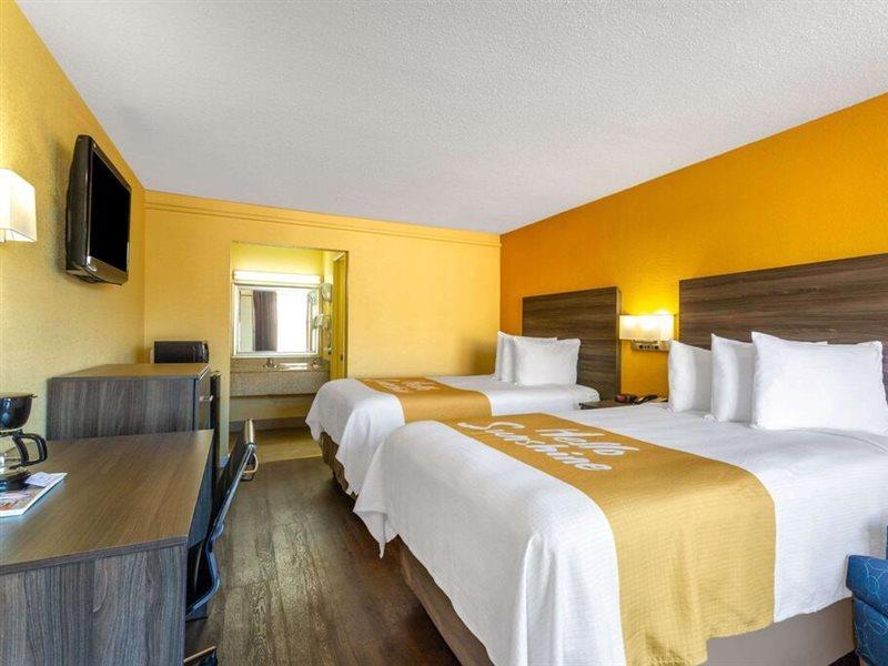 Days Inn By Wyndham Hampton Near Coliseum Convention Center Екстериор снимка