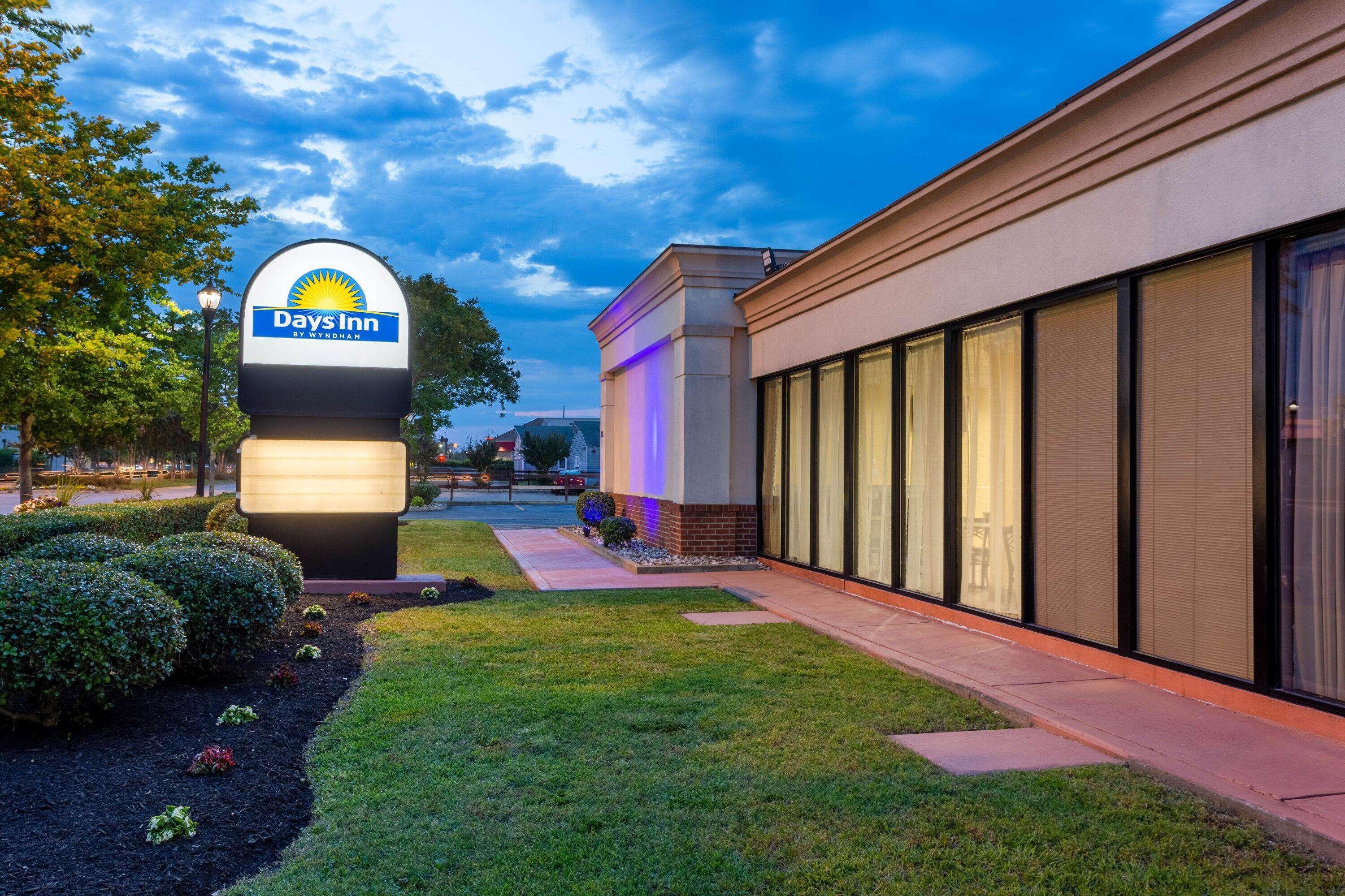 Days Inn By Wyndham Hampton Near Coliseum Convention Center Екстериор снимка
