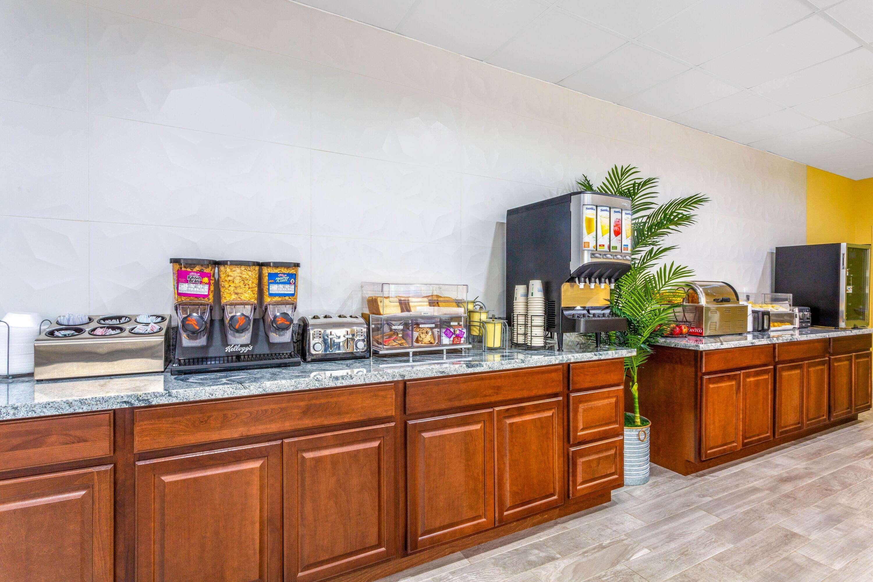 Days Inn By Wyndham Hampton Near Coliseum Convention Center Екстериор снимка