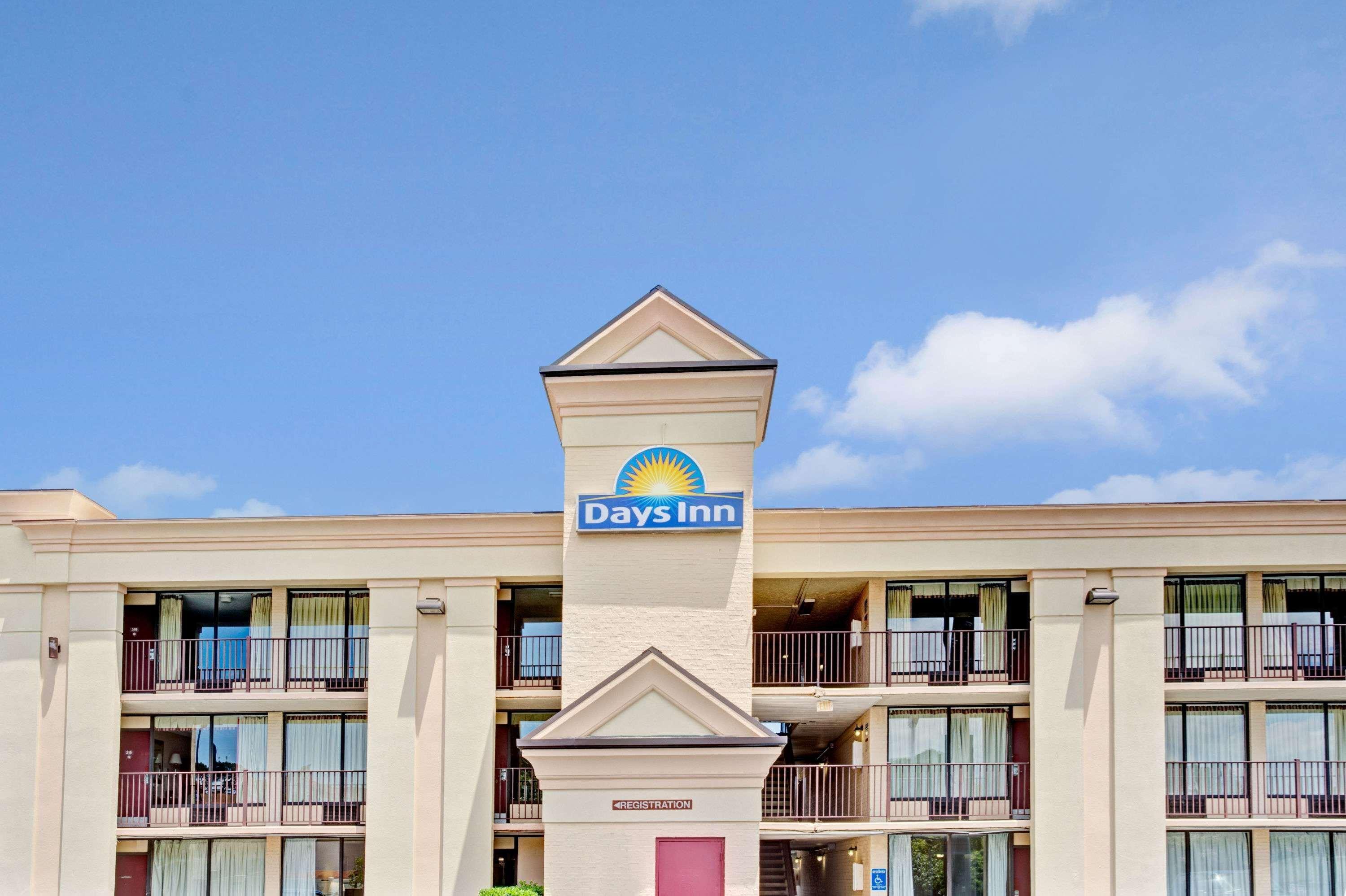 Days Inn By Wyndham Hampton Near Coliseum Convention Center Екстериор снимка