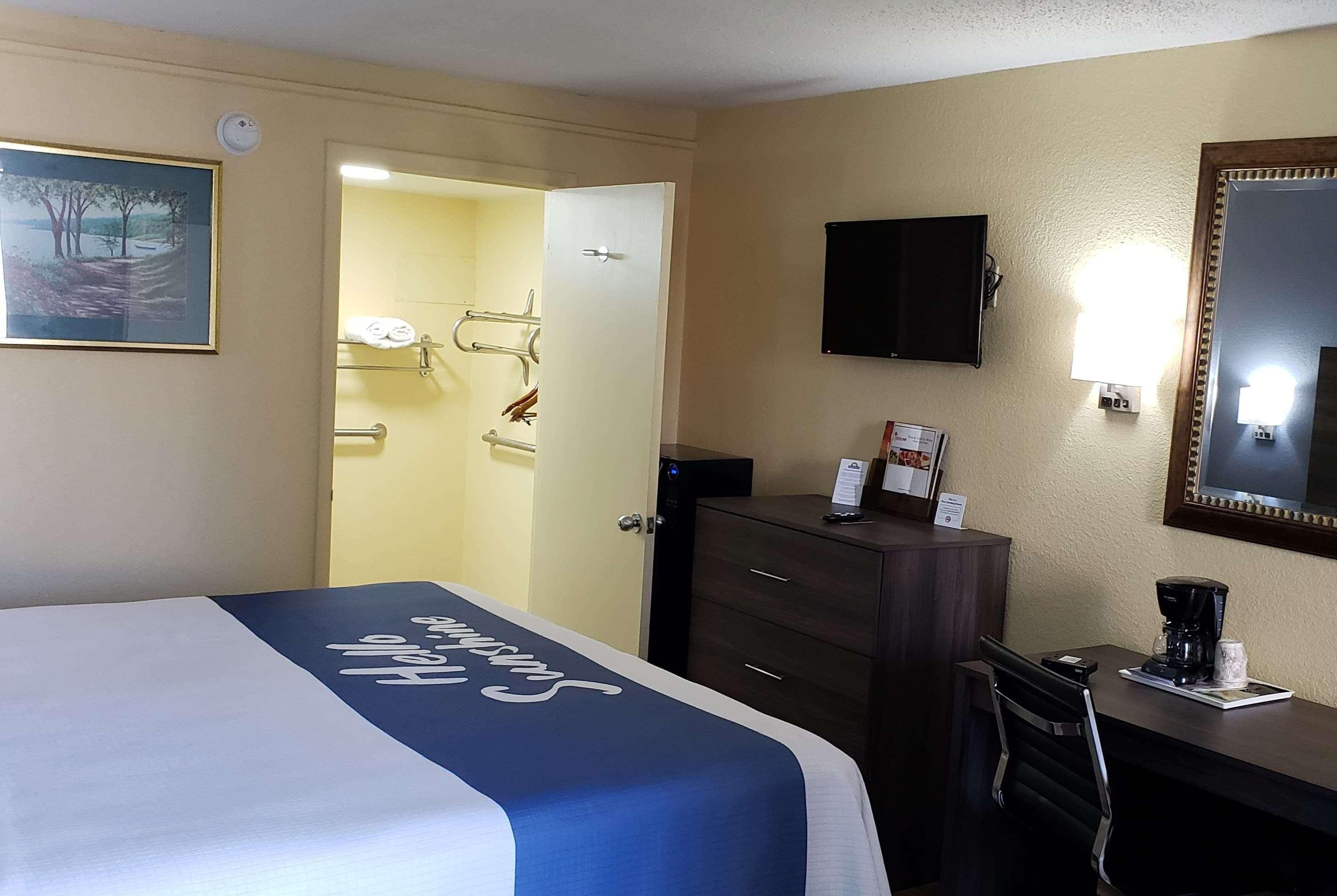 Days Inn By Wyndham Hampton Near Coliseum Convention Center Екстериор снимка