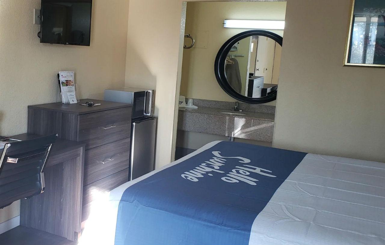 Days Inn By Wyndham Hampton Near Coliseum Convention Center Екстериор снимка